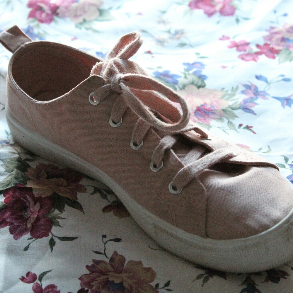H&M shoes - Picture 2 of 2